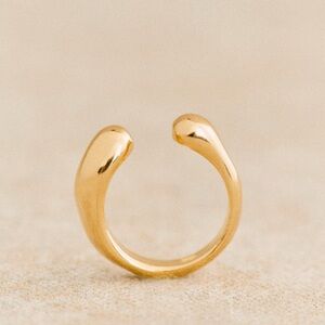 SÉZANE…Ama ring. Size S. Gold plated brass. EUC